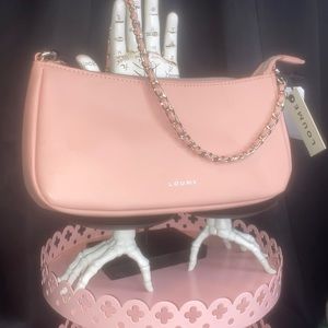 Loume Rose light pink shoulder bag! 👀 Description🔥